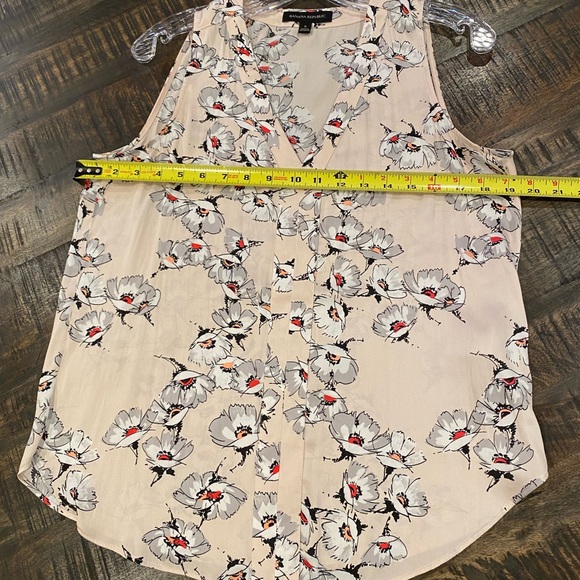 Banana Republic Silky Pink Floral V-neck Sleeveless Blouse Poppy Shirt Small Top - Picture 6 of 6